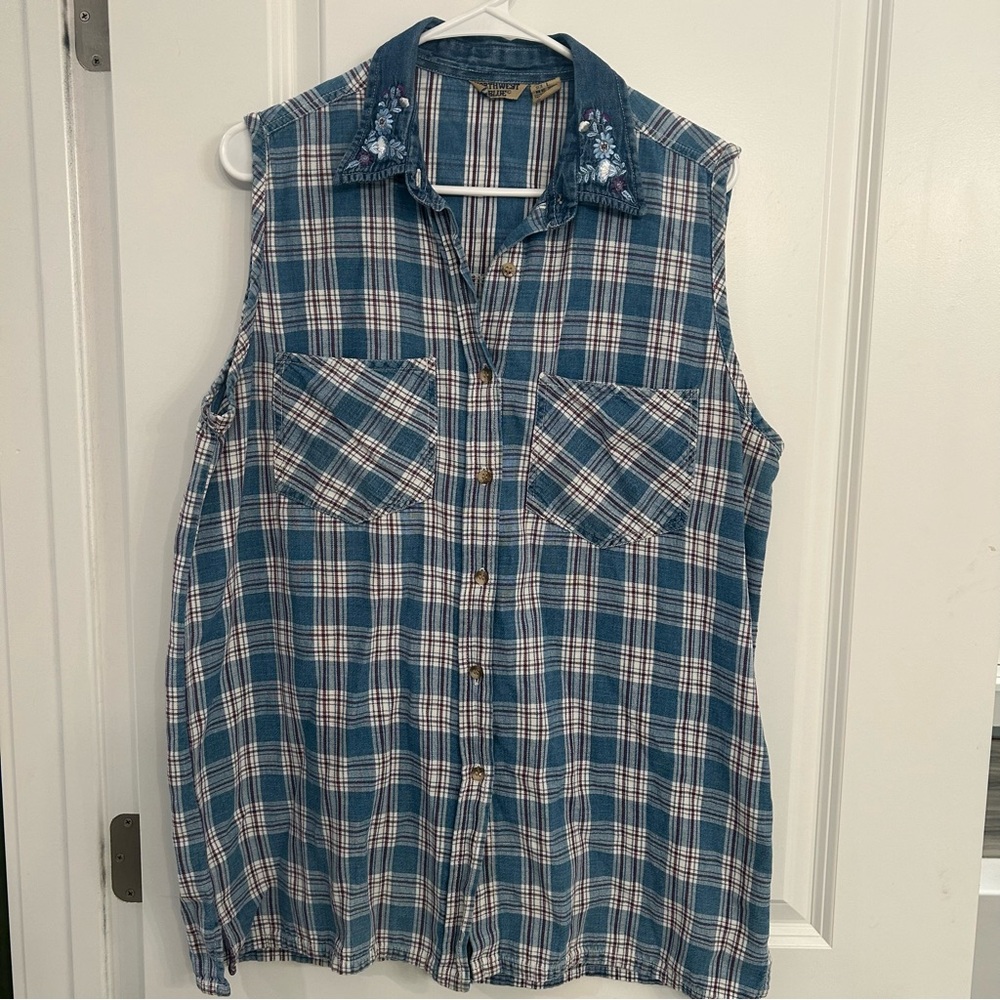 90’s Vintage Cottagecore Denim Plaid Shirt with Embroidered Floral Collar